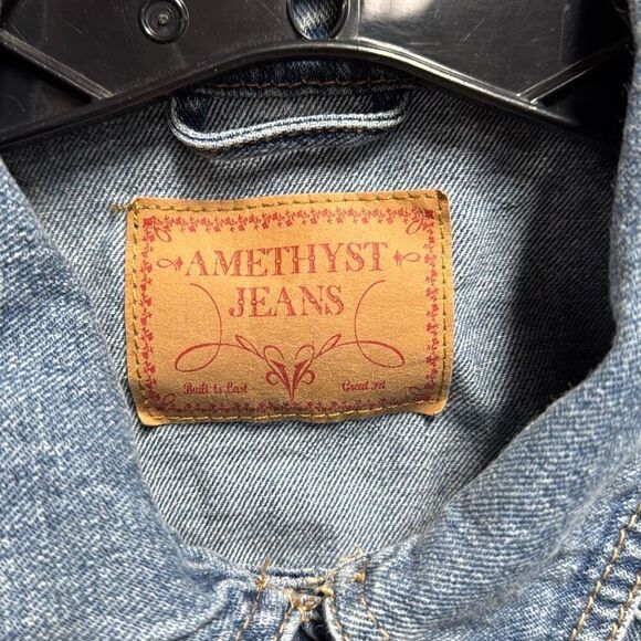 Amethyst Jeans Women’s Distressed Denim Jean Jacket Size Large - Picture 3 of 6